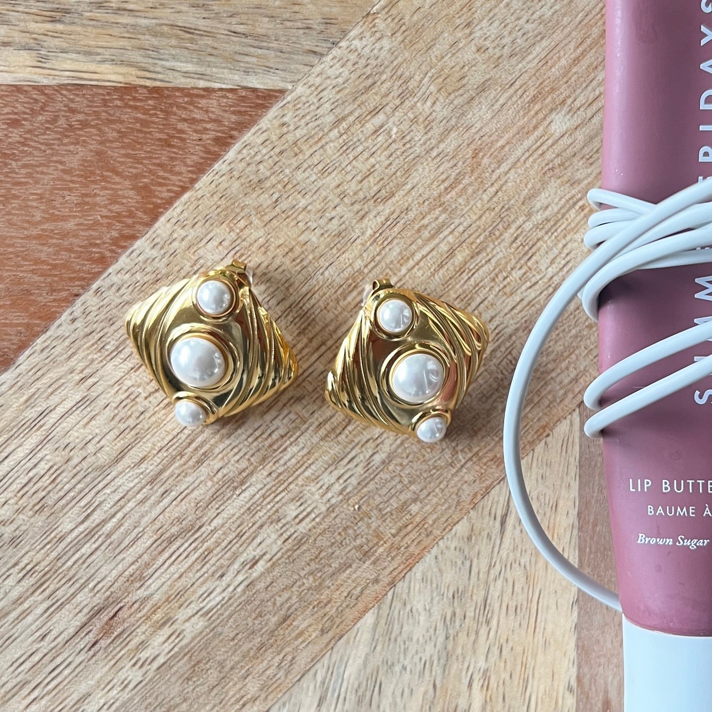 Isadora Earring - Pearl